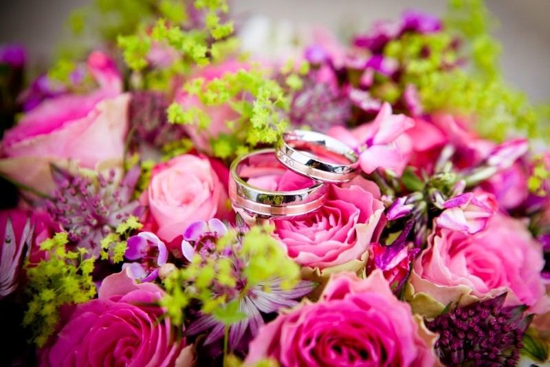 flowers-wedding-wedding-rings-bouquet-floral (1)